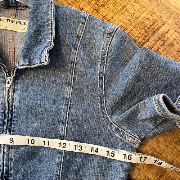 Free People We The Free Jayde Denim Jumpsuit flare leg size medium - Picture 11 of 12